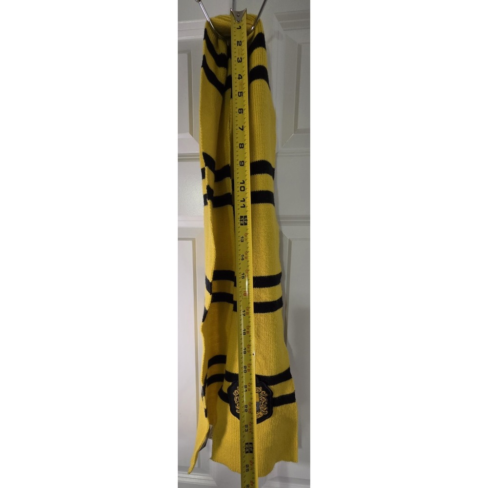 Harry Potter Hufflepuff Scarf Adult Yellow Black Knit Wizarding World Crest - Picture 4 of 9